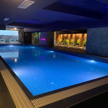 Bliss Palace & سكوبجي